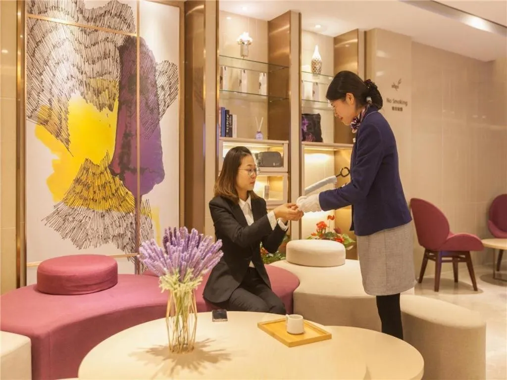 Lavande Hotels Wuhan Guanggu Yangjiawan Metro Station