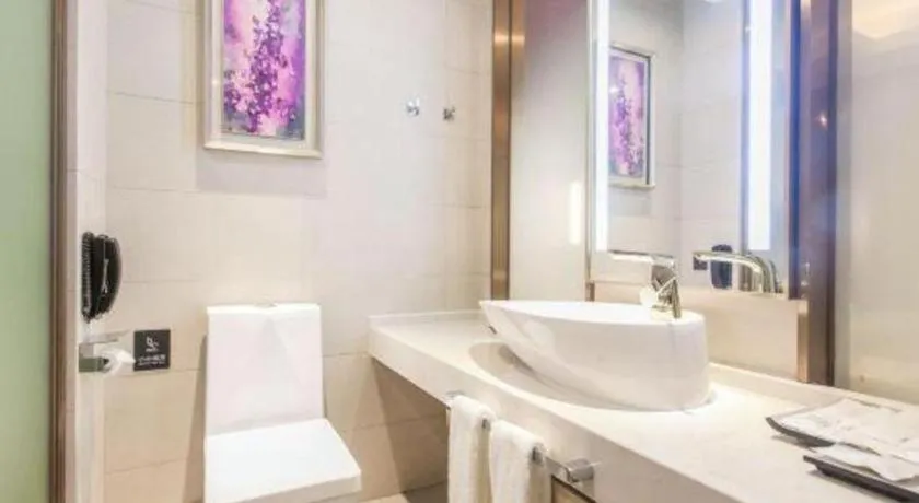 Lavande Hotels Wuhan Guanggu Yangjiawan Metro Station