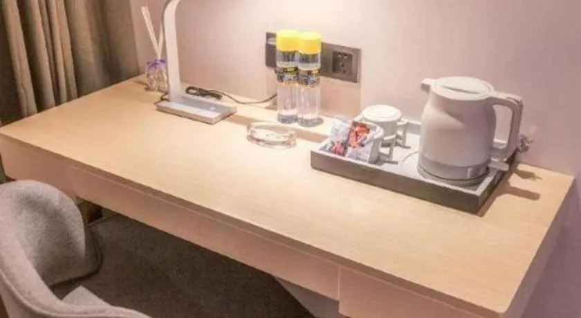 Lavande Hotels Wuhan Guanggu Yangjiawan Metro Station