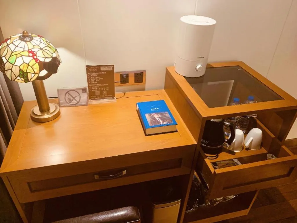 James Joyce Coffetel Anyang Railway Station Wenfeng Avenue Yinxu Scenic Spot