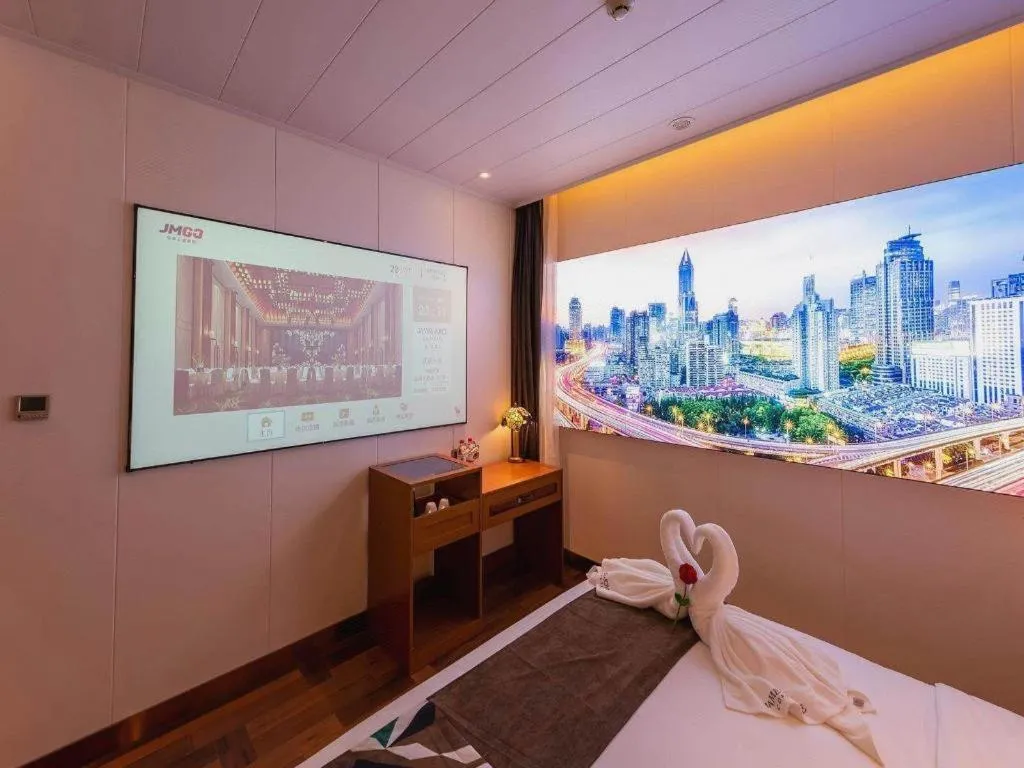 James Joyce Coffetel Anyang Railway Station Wenfeng Avenue Yinxu Scenic Spot