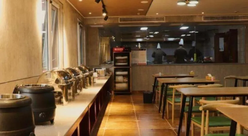 James Joyce Coffetel Anyang Railway Station Wenfeng Avenue Yinxu Scenic Spot