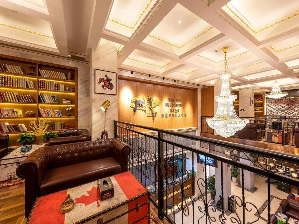 James Joyce Coffetel Anyang Railway Station Wenfeng Avenue Yinxu Scenic Spot