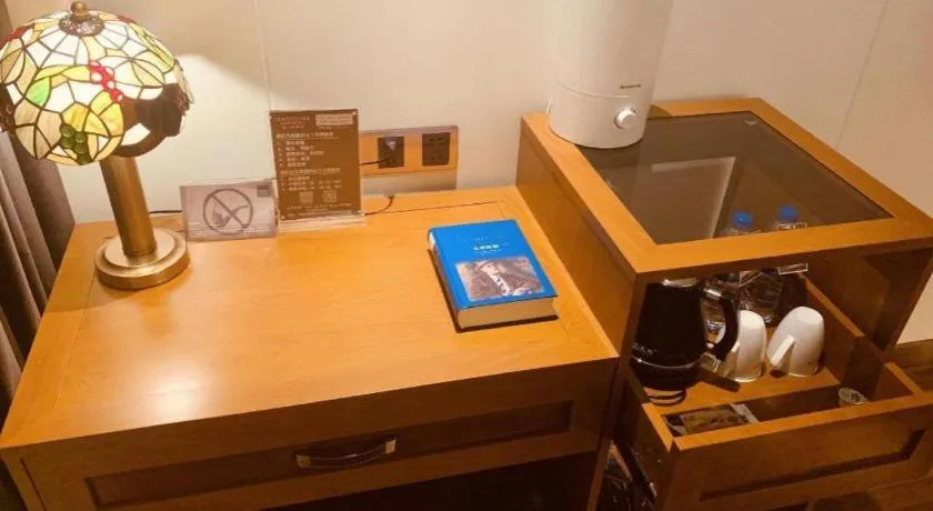 James Joyce Coffetel Anyang Railway Station Wenfeng Avenue Yinxu Scenic Spot