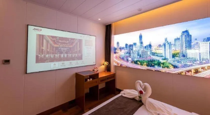 James Joyce Coffetel Anyang Railway Station Wenfeng Avenue Yinxu Scenic Spot