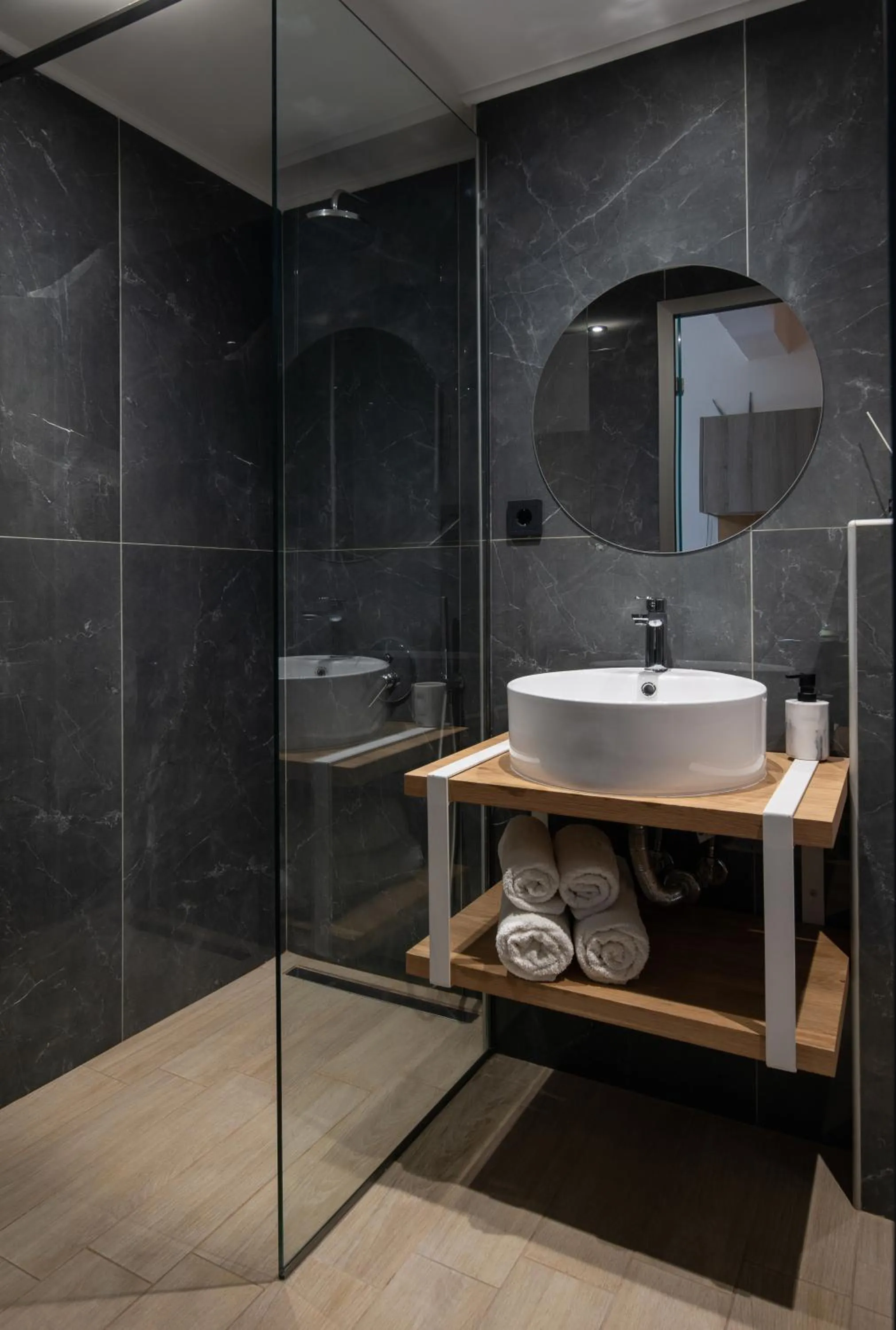 Shower in Epohikon Studios