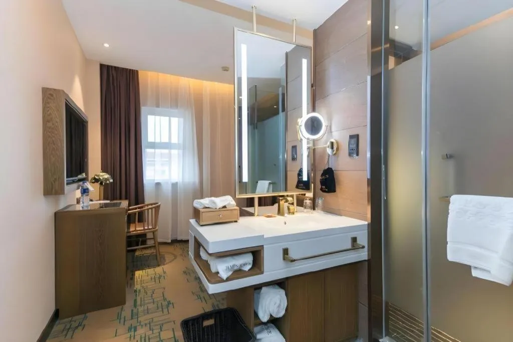 James Joyce Coffetel Tianjin Railway Station