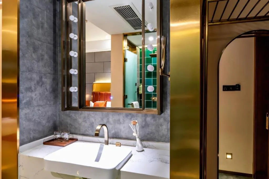 James Joyce Coffetel Tianjin Railway Station