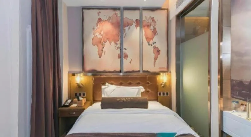 Bed in James Joyce Coffetel Tianjin Railway Station