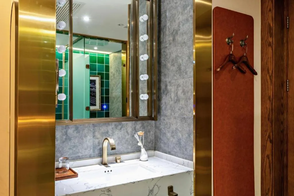 James Joyce Coffetel Tianjin Railway Station