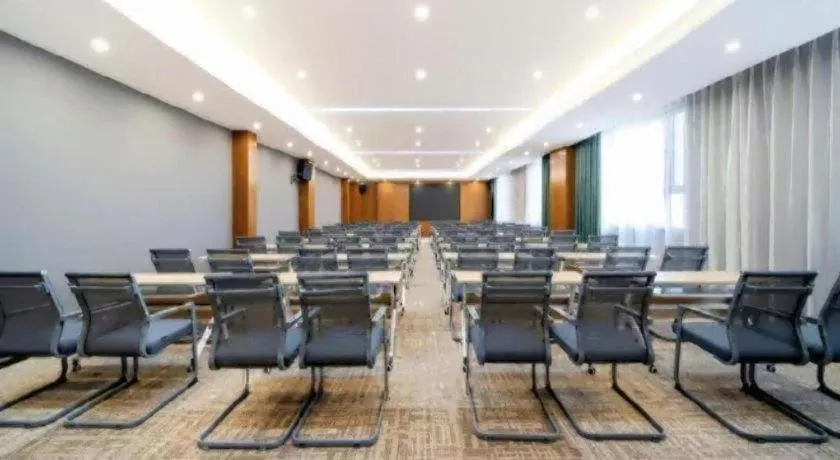 James Joyce Coffetel Tianjin Railway Station