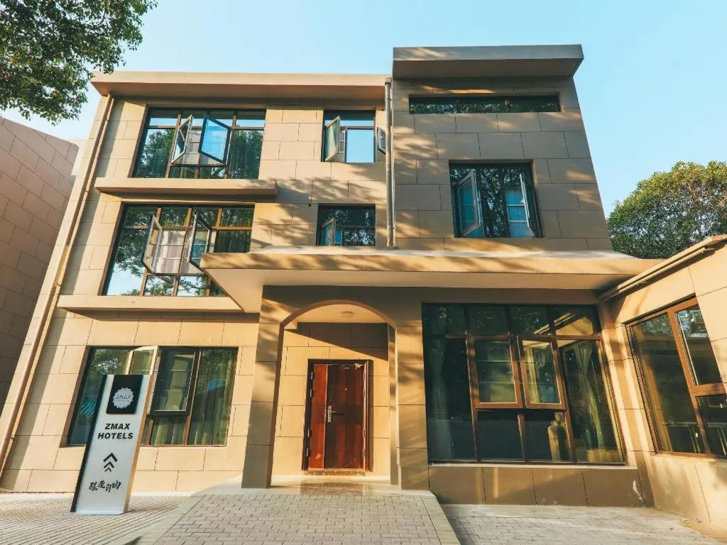 ZMAX Hotels Wuhan East Lake