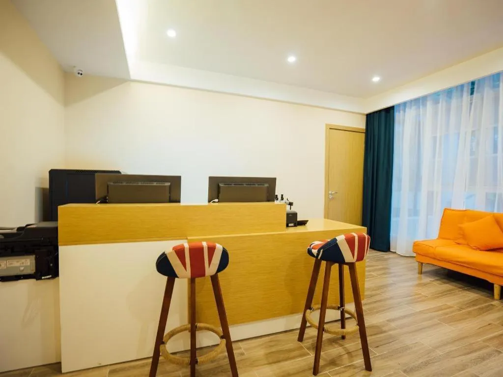 ZMAX Hotels Wuhan East Lake