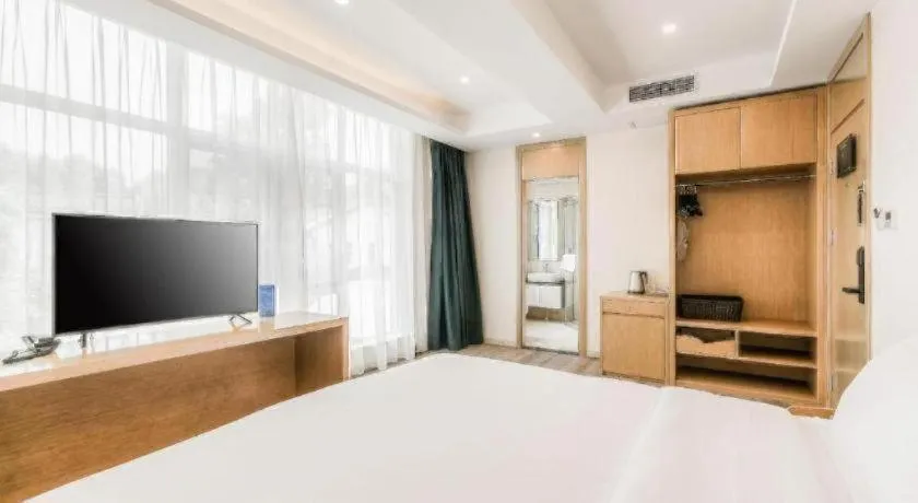 Bed in ZMAX Hotels Wuhan East Lake