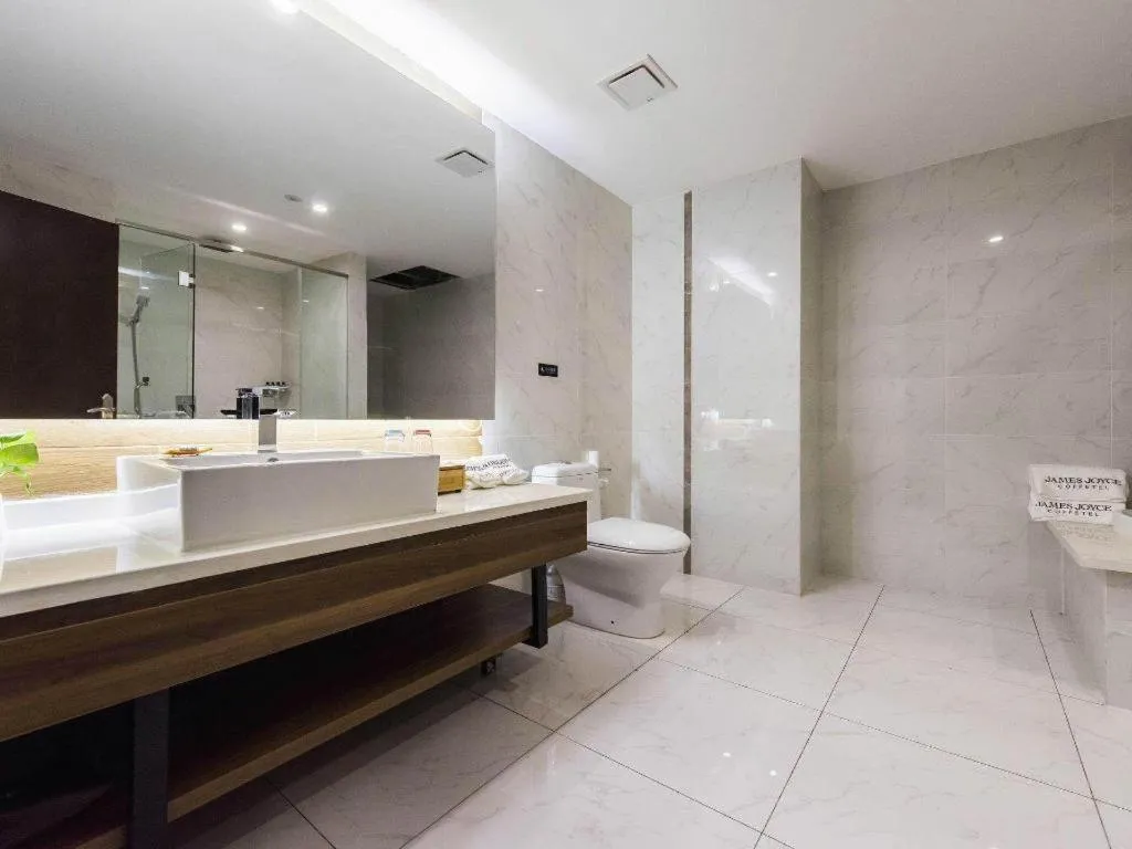 James Joyce Coffetel Jilin Railway Station Fortune Plaza