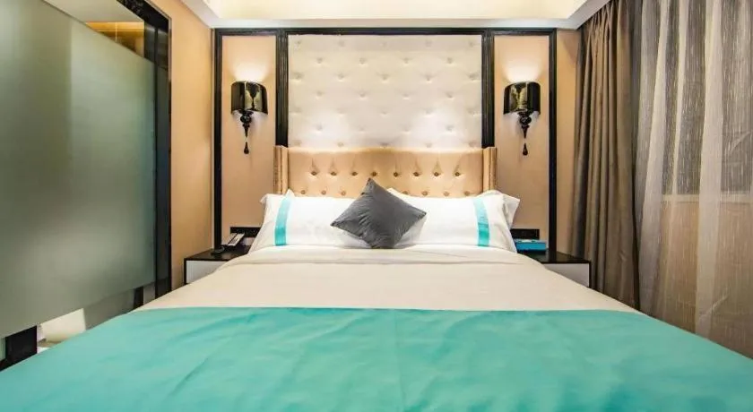 Bed in Xana Hotelle Tianjin Binjiang Road Heping Road Metro Station Quanyechang