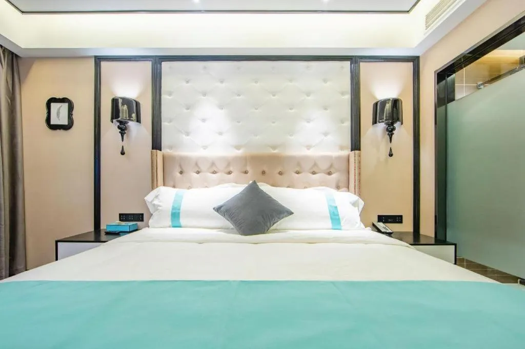 Bed in Xana Hotelle Tianjin Binjiang Road Heping Road Metro Station Quanyechang