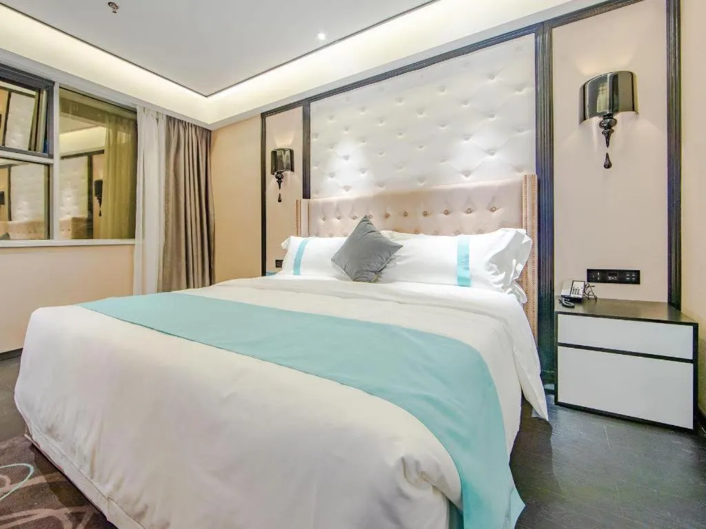 Bed in Xana Hotelle Tianjin Binjiang Road Heping Road Metro Station Quanyechang