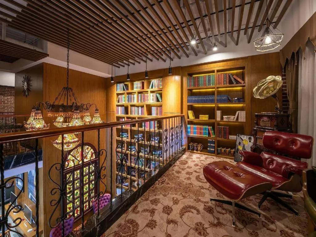 James Joyce Coffetel Harbin West High-speed Railway Station Wanda Plaza