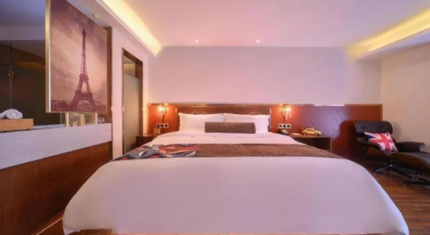 Bed in James Joyce Coffetel Wuhan Gutian Er Road Metro Station