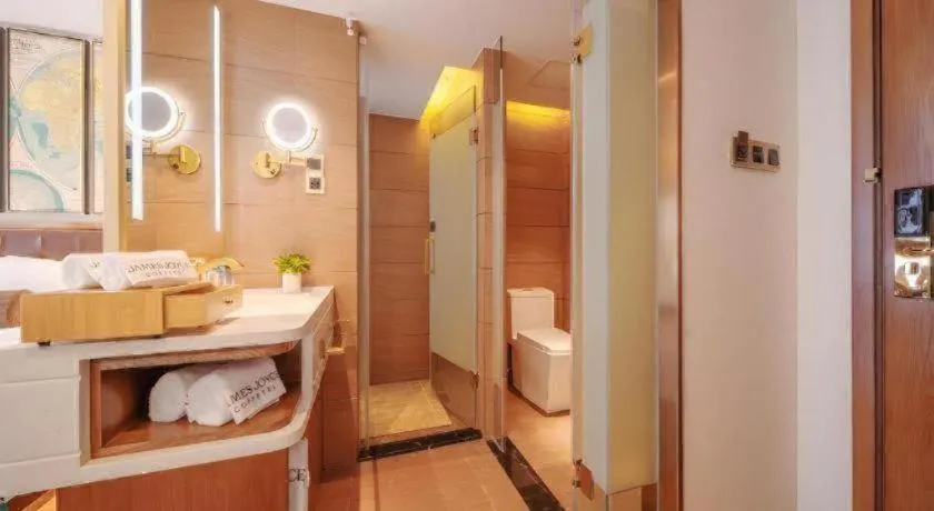 Bed in James Joyce Coffetel Wuhan Gutian Er Road Metro Station