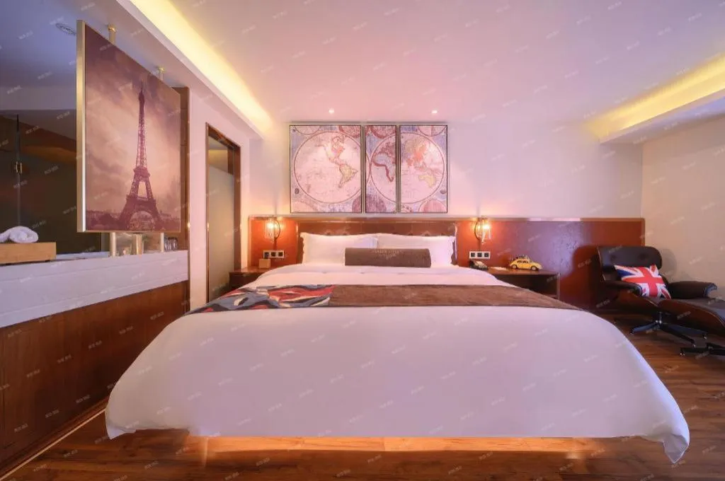 Bed in James Joyce Coffetel Wuhan Gutian Er Road Metro Station