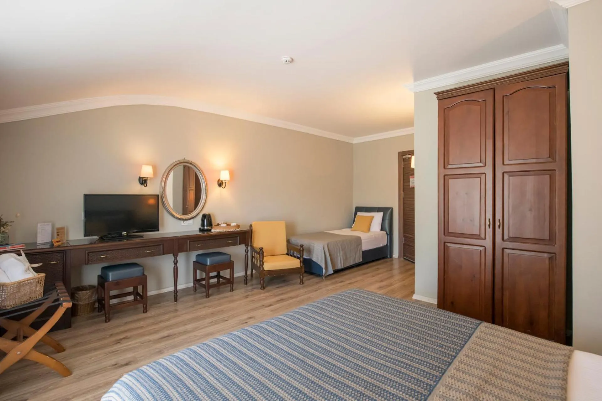 TV and multimedia in Akkent Garden Hotel