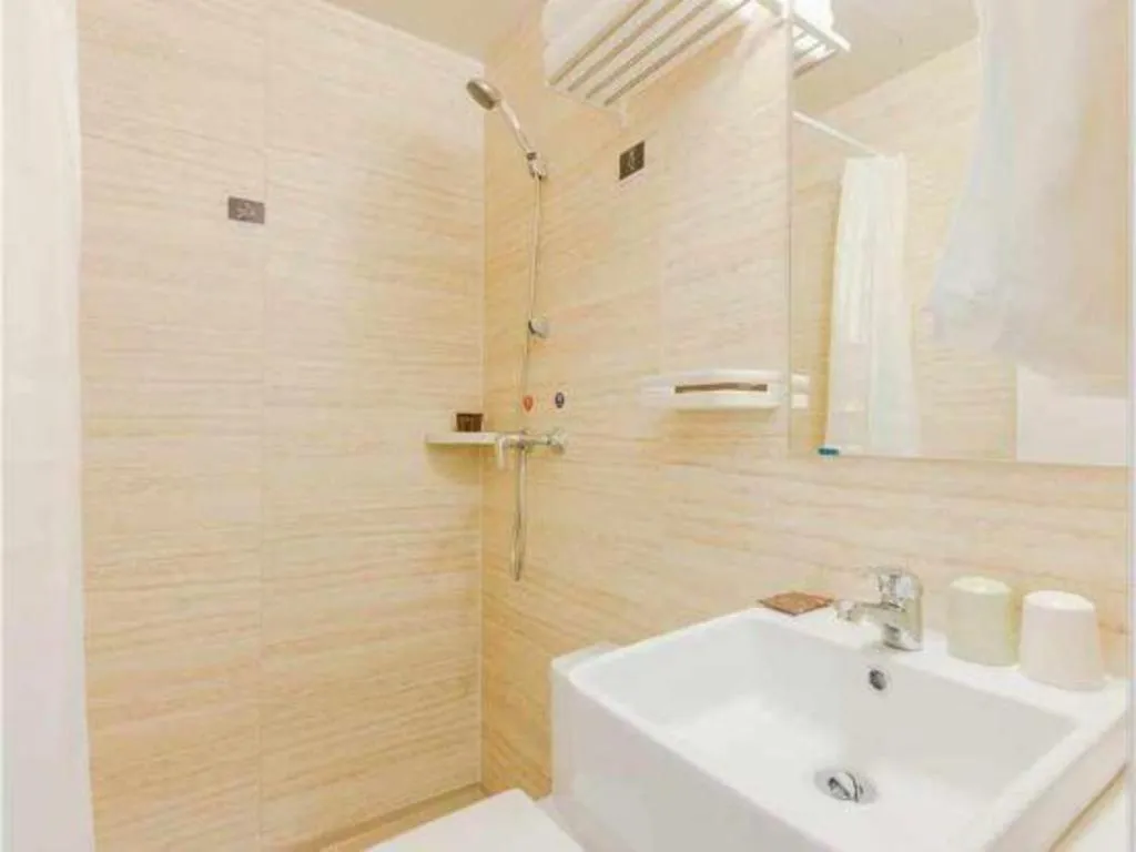 PAI Hotels Shijiazhuang Railway Station West Square