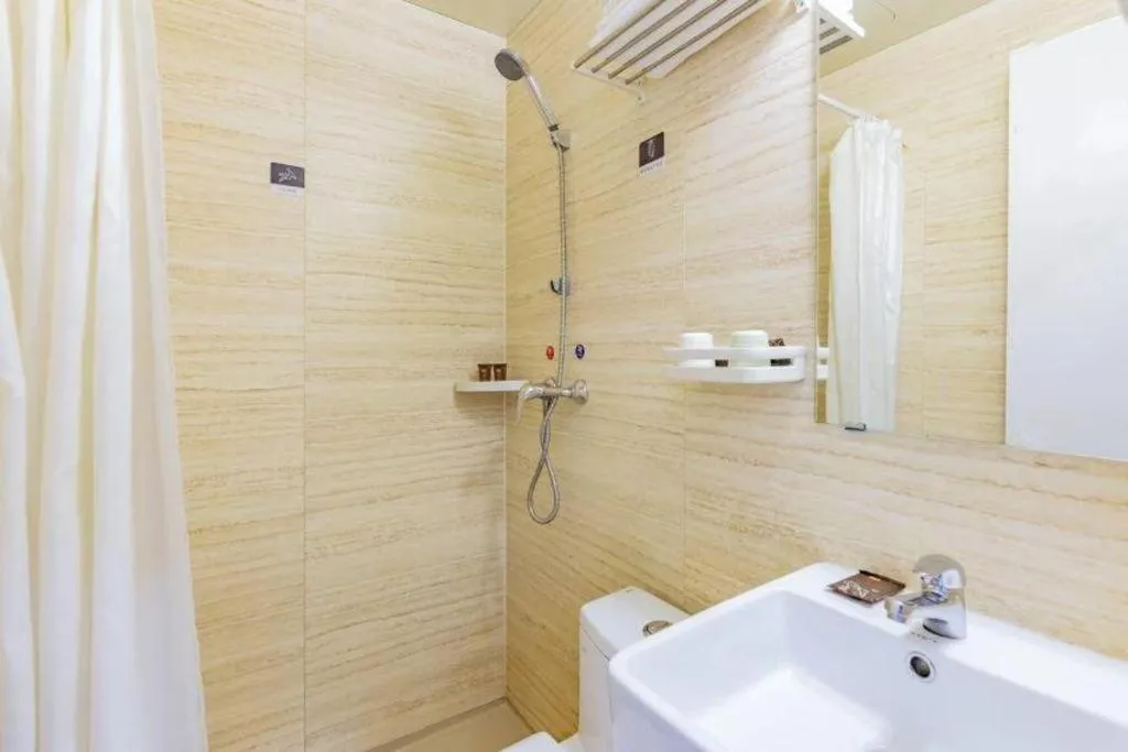 PAI Hotels Shijiazhuang Railway Station West Square