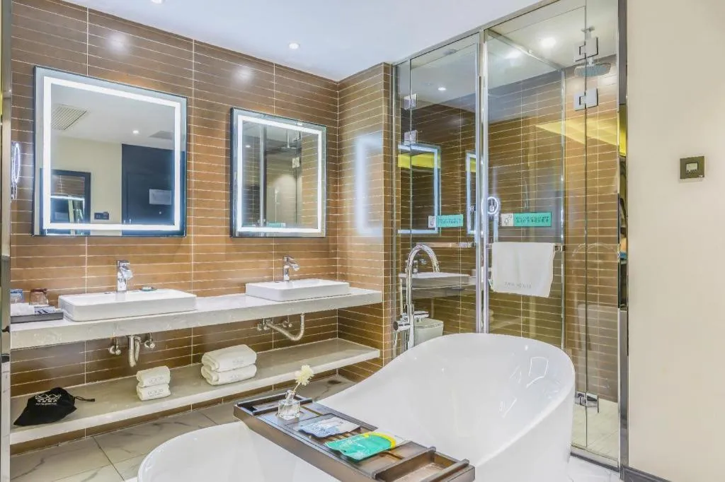 Xana Hotelle Tangshan North Railway Station