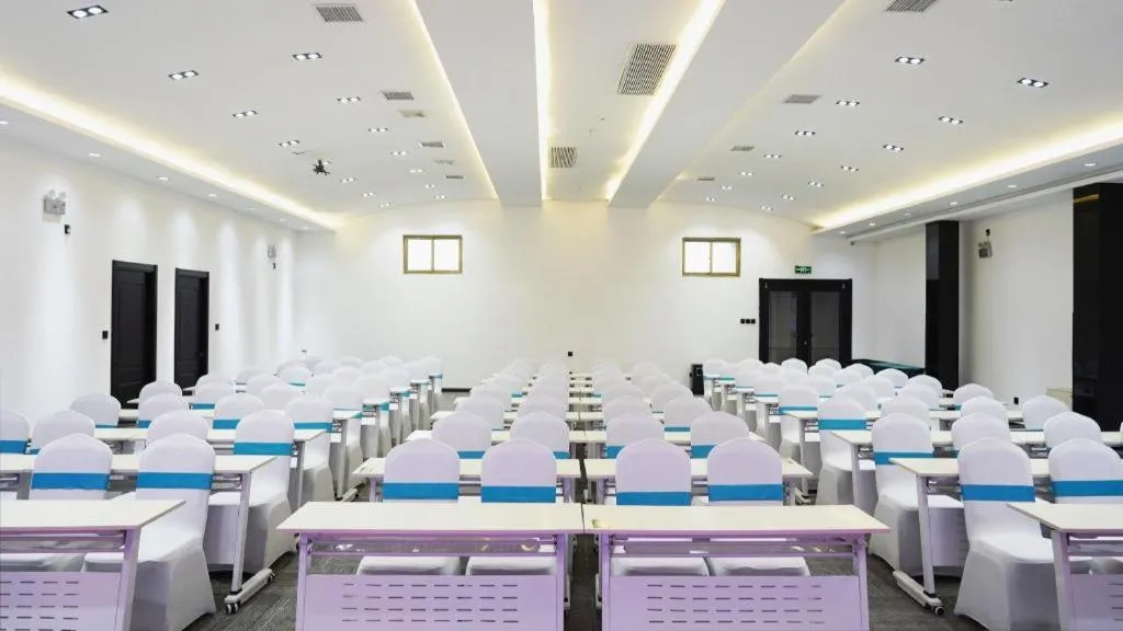 Xana Hotelle Tangshan North Railway Station