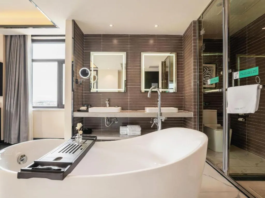 Xana Hotelle Tangshan North Railway Station