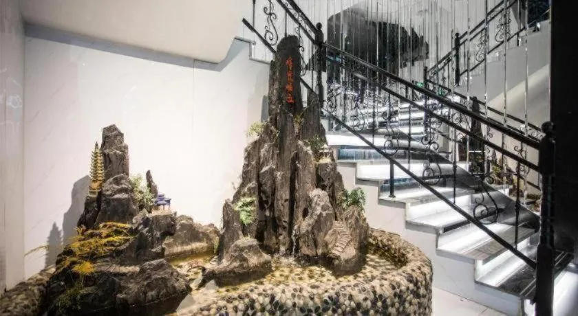 Xana Hotelle Tangshan North Railway Station