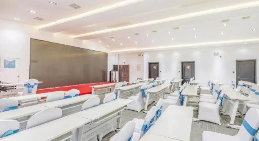 Xana Hotelle Tangshan North Railway Station