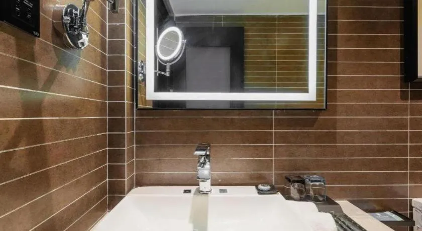 Xana Hotelle Tangshan North Railway Station