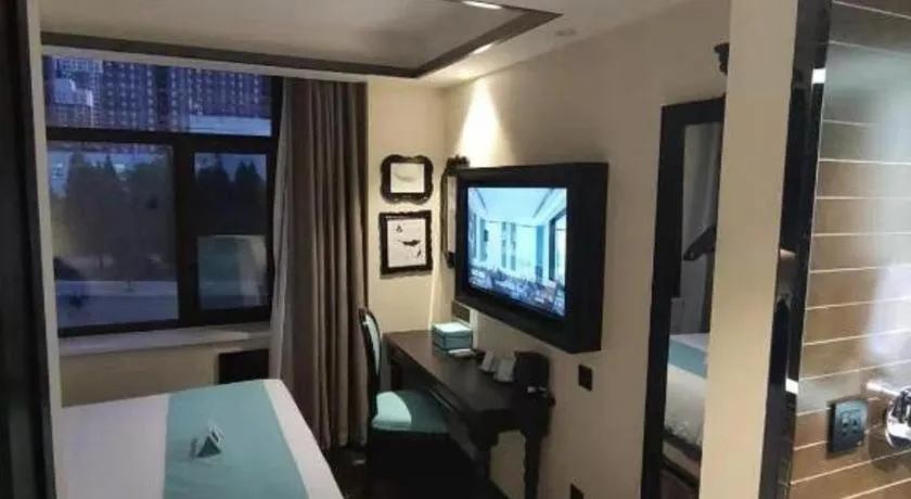 Xana Hotelle Tangshan North Railway Station