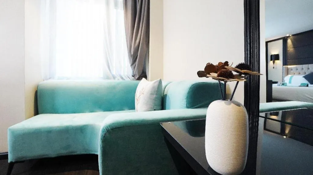 Xana Hotelle Tangshan North Railway Station