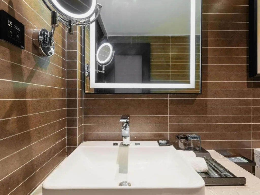 Xana Hotelle Tangshan North Railway Station