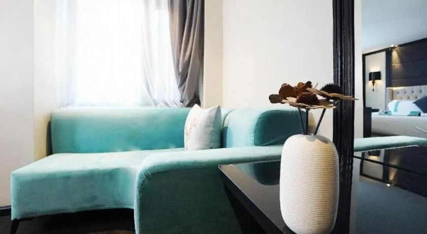 Xana Hotelle Tangshan North Railway Station