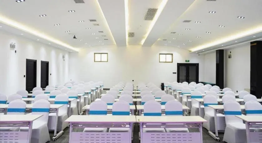 Xana Hotelle Tangshan North Railway Station