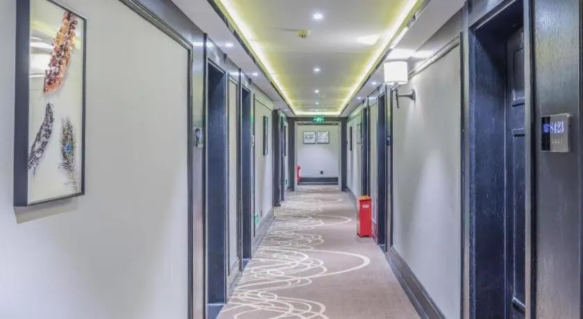 Xana Hotelle Tangshan North Railway Station