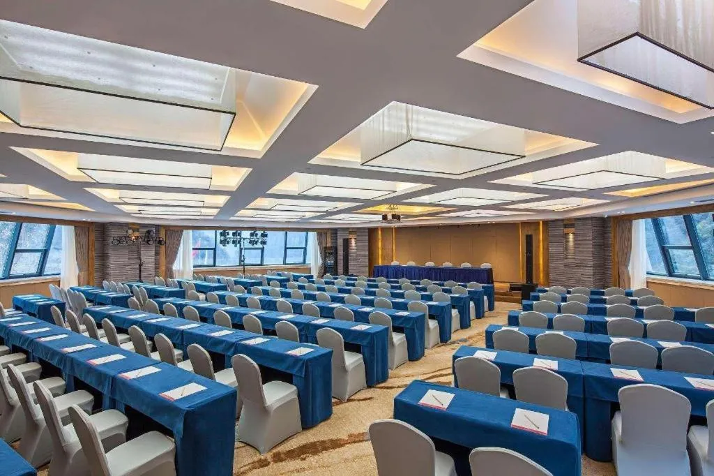 Ramada by Wyndham Guergou