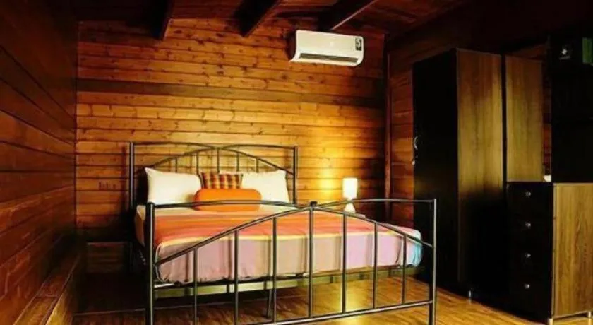 Bed in Ma-Oya Retreat