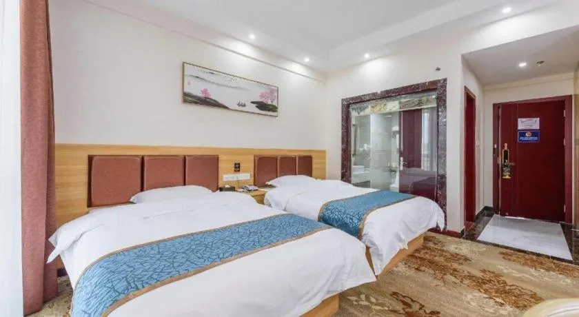 Bed in Guilin Wanjing Hotel