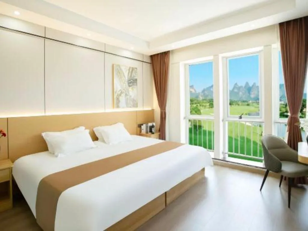 Bed in Guilin Wanjing Hotel