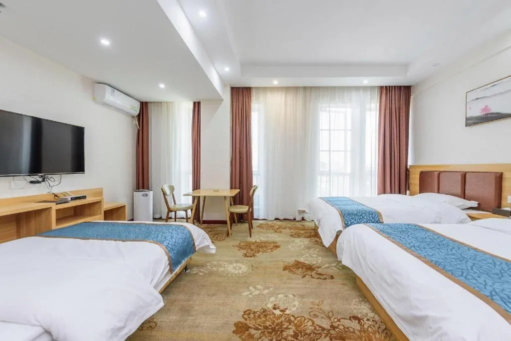 Bed in Guilin Wanjing Hotel