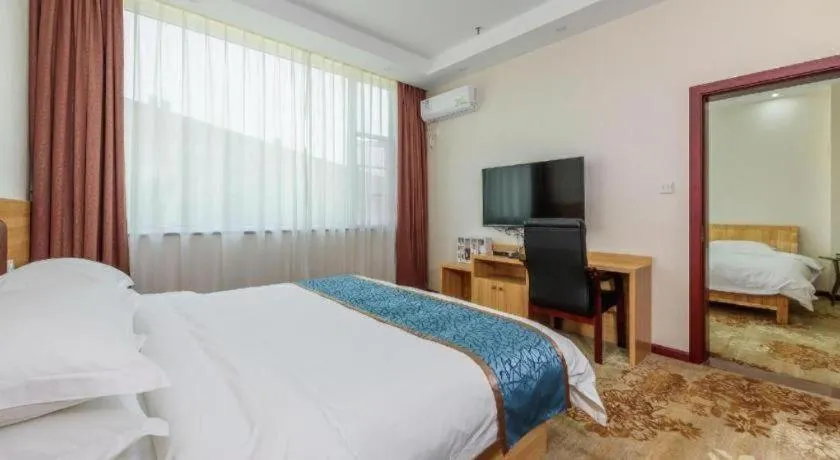 Bed in Guilin Wanjing Hotel