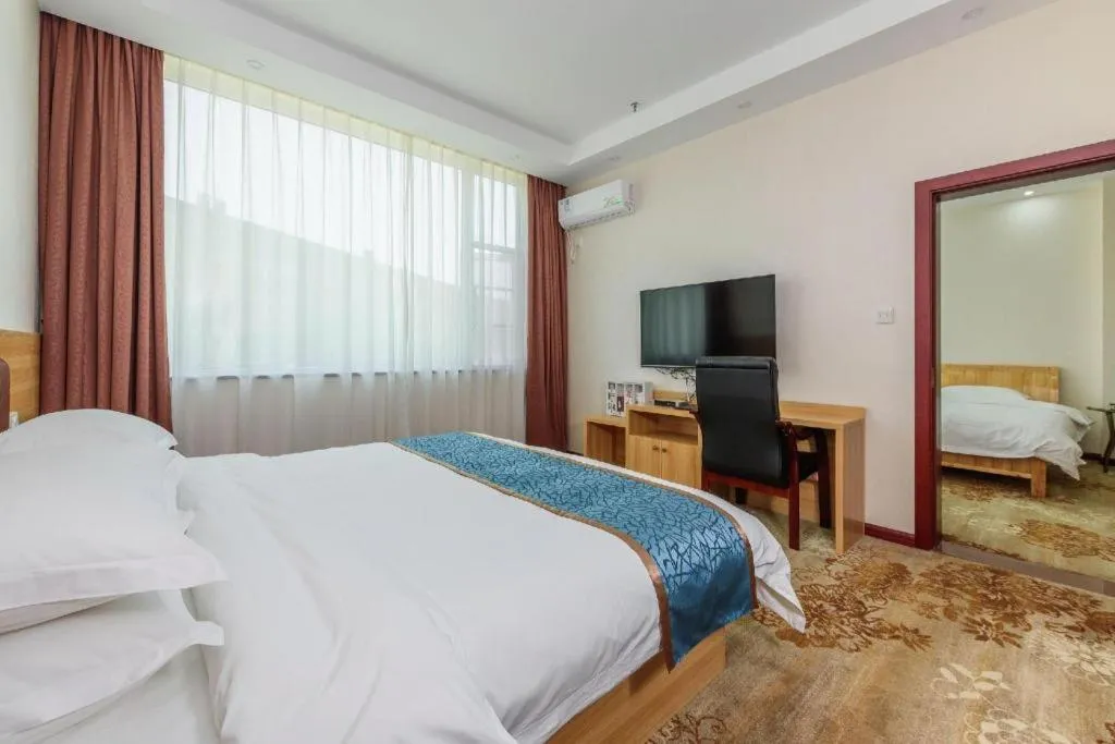 Bed in Guilin Wanjing Hotel