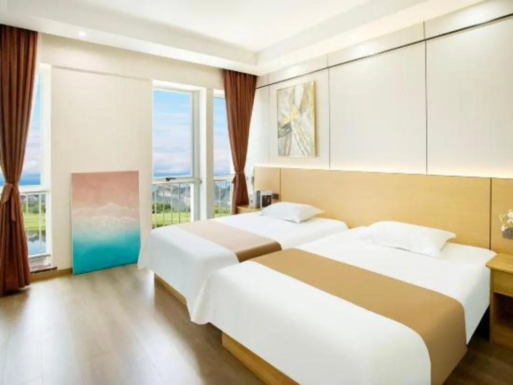 Bed in Guilin Wanjing Hotel