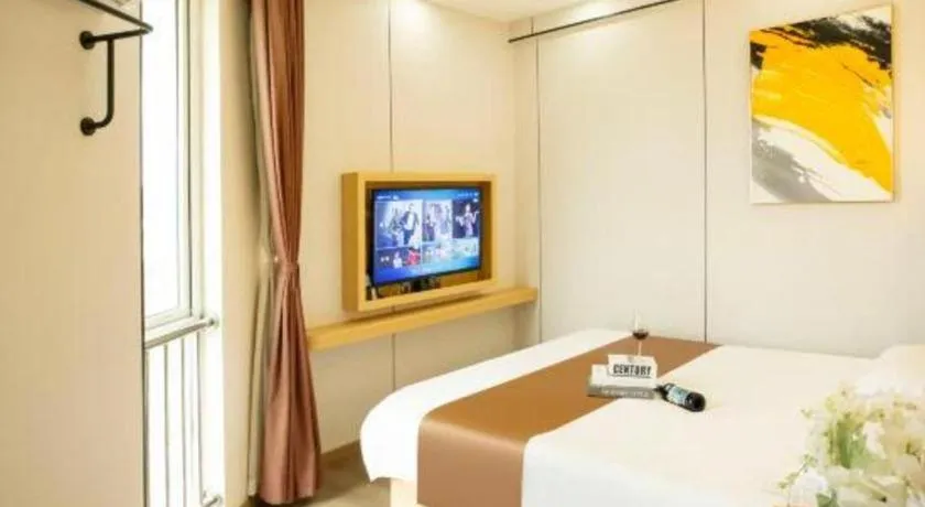 Bed in Guilin Wanjing Hotel